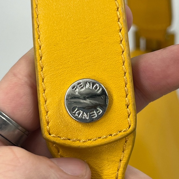 💛SOLD💛Fendi Pochette - Picture 6 of 12